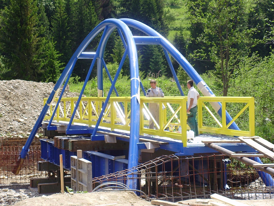 lavicka pre chodcov nova bystrica 002